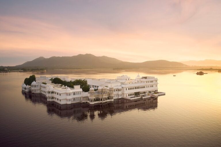 pre wedding location in udaipur