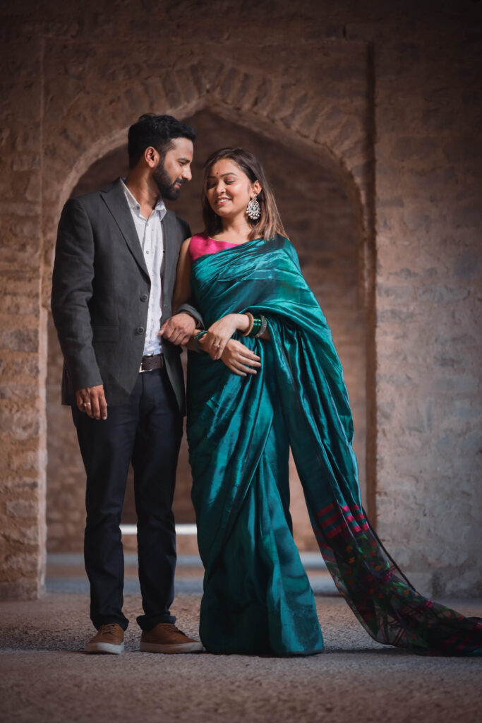 10 Beautiful Couple Poses For Your Pre-Wedding Photoshoot | PhotoPoets