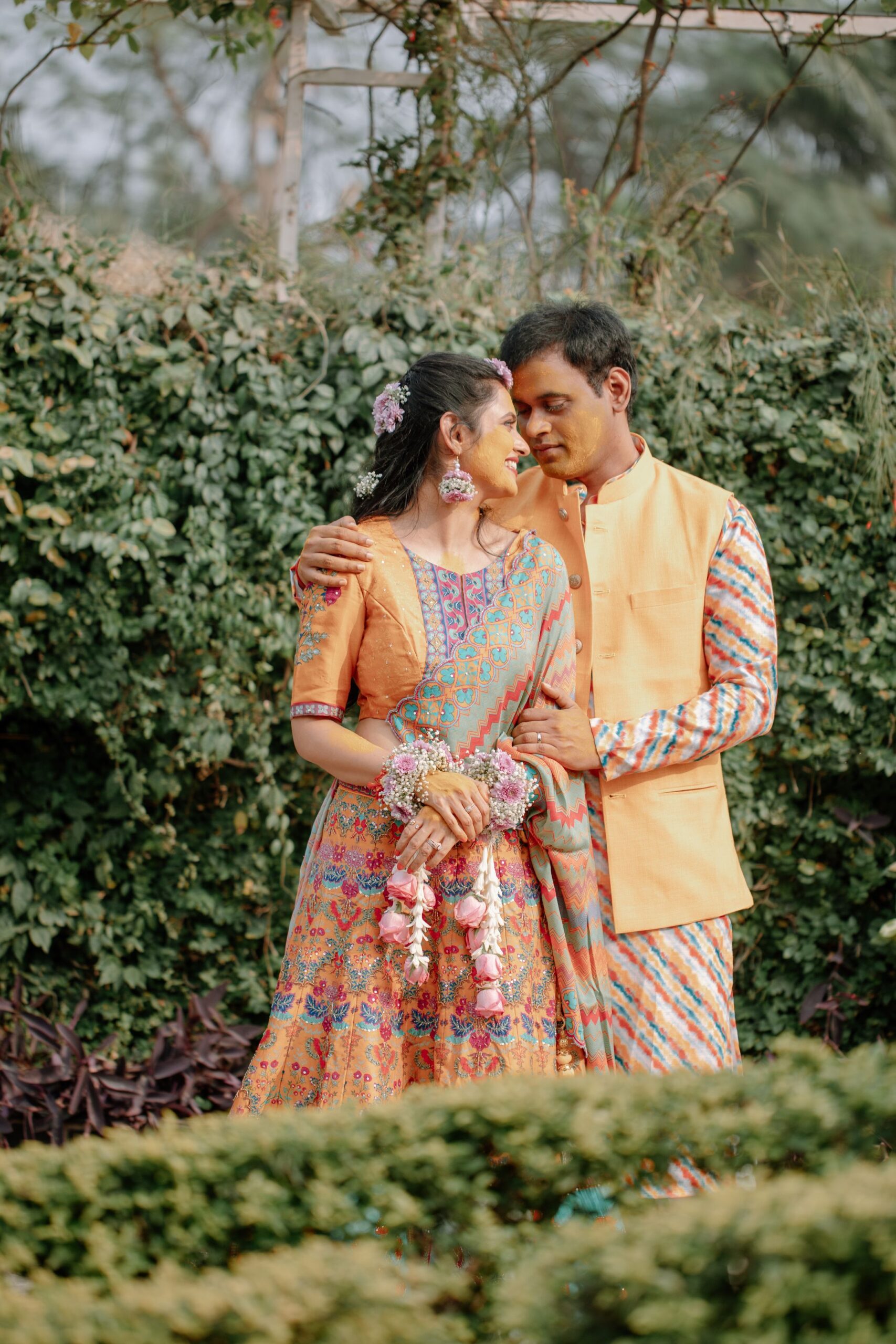 10 Beautiful Couple Poses For Your Pre-Wedding Photoshoot | PhotoPoets-gemektower.com.vn